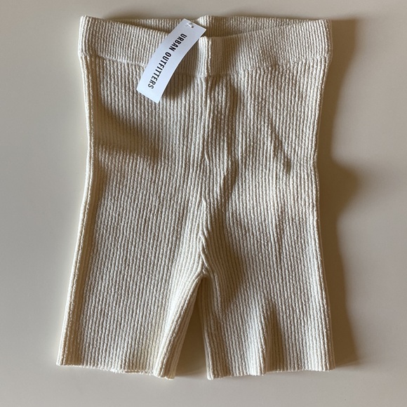 NWT Urban Outfitters Crop Top + Bike Shorts M Knit Set Cream - Picture 7 of 9